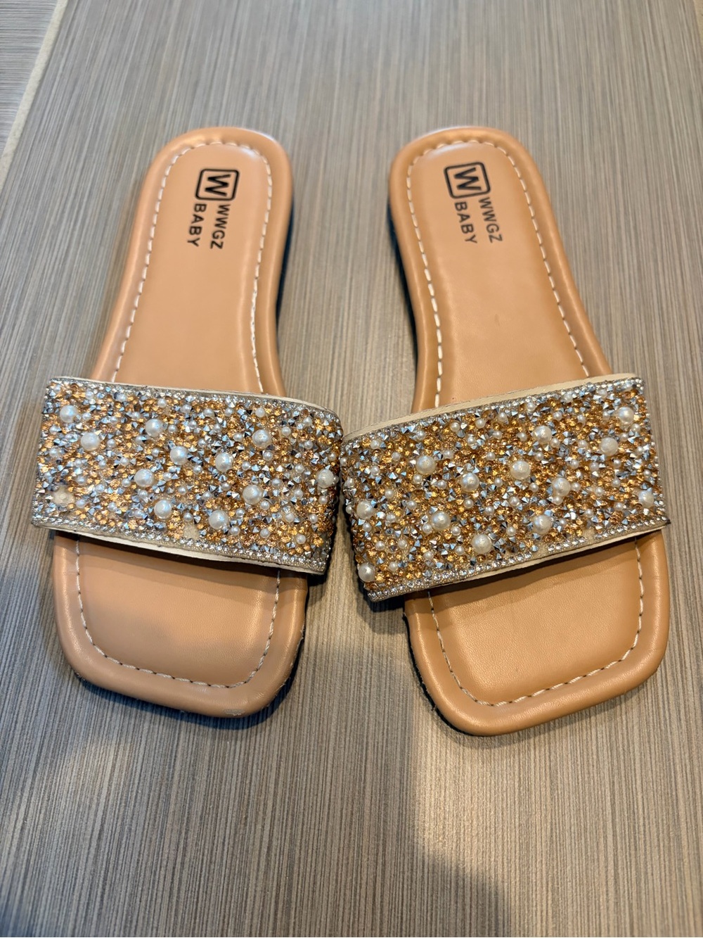 Girls size 35 sparkle gold and pearl slides